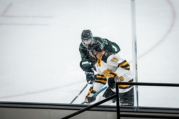 CMHKY vs UND D2-111