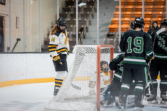 CMHKY vs UND D2-47
