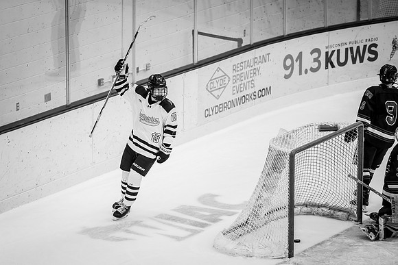 CMHKY vs UND D2-129