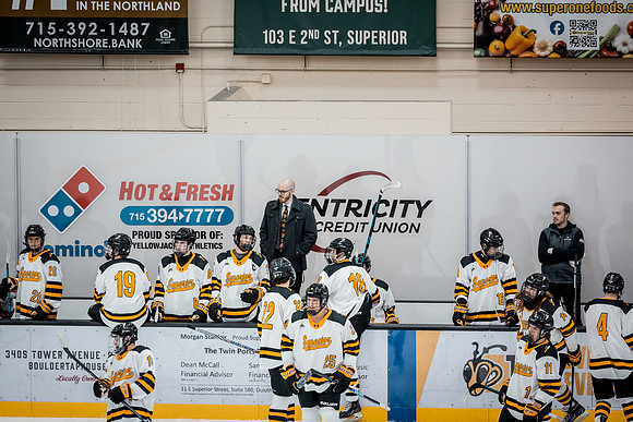 CMHKY vs UND D2-80