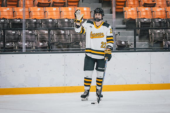 CMHKY vs UND Edits-11