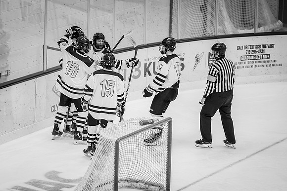 CMHKY vs UND D2-100