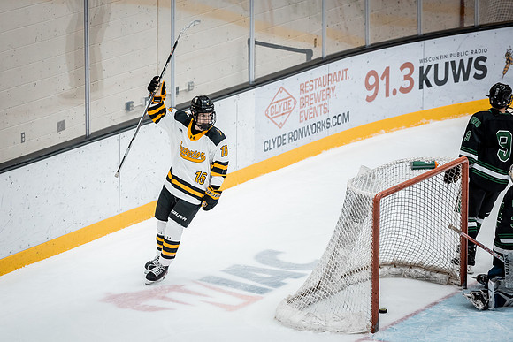 CMHKY vs UND D2-128