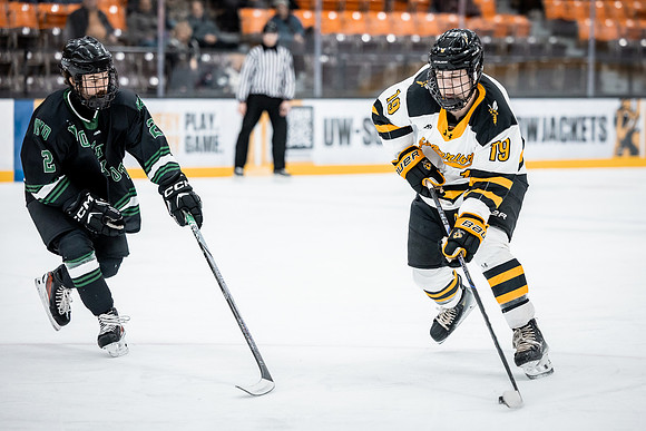 CMHKY vs UND D2-68