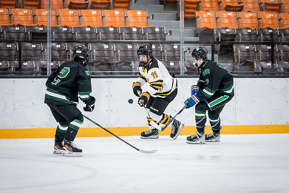 CMHKY vs UND D2-42