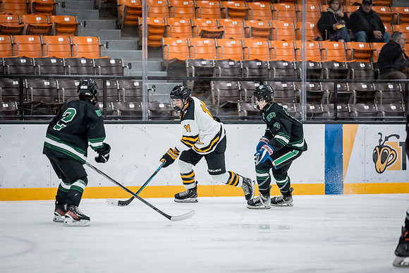 CMHKY vs UND D2-40