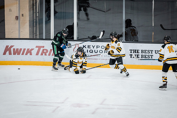 CMHKY vs UND D2-83