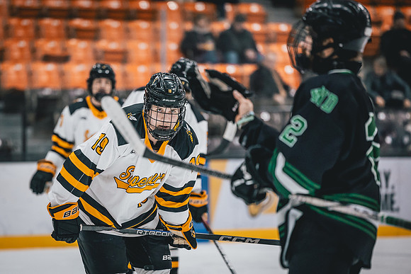 CMHKY vs UND Edits-13