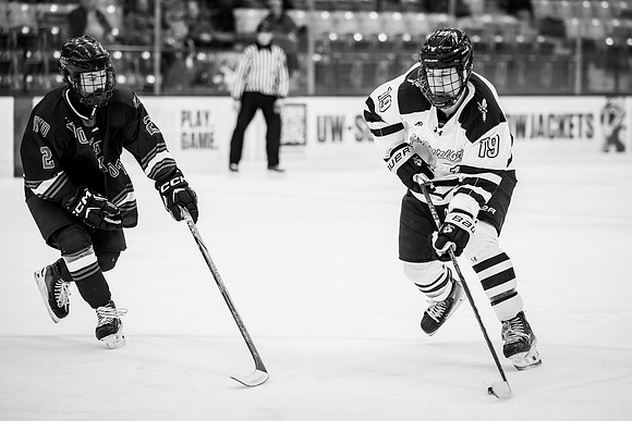 CMHKY vs UND D2-69