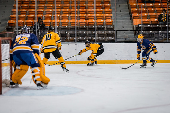MHKY vs UWSP -38