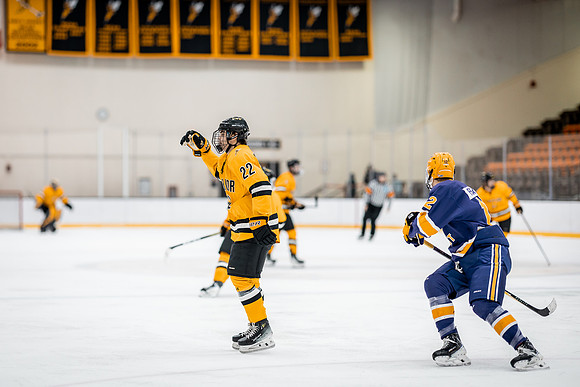 MHKY vs UWSP -176