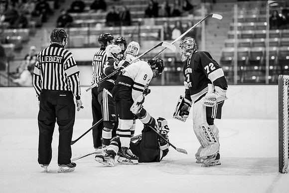 MHKY vs UWSP -205