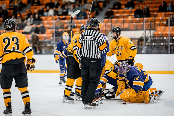 MHKY vs UWSP -201