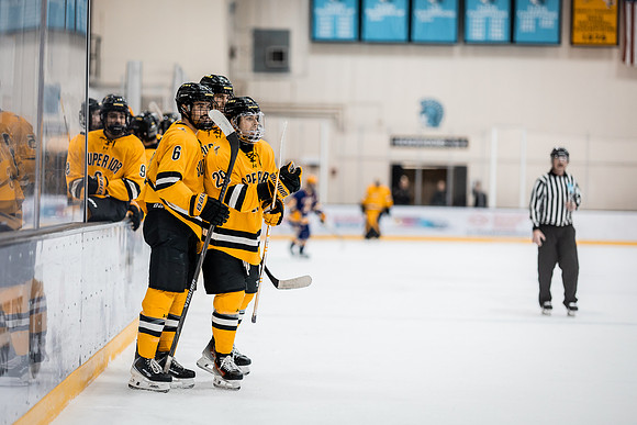 MHKY vs UWSP -211