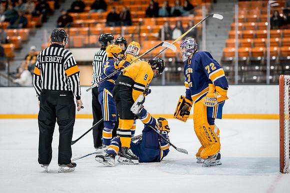 MHKY vs UWSP -204