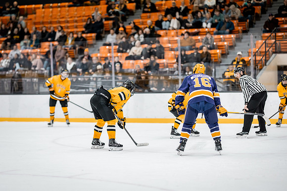 MHKY vs UWSP -206