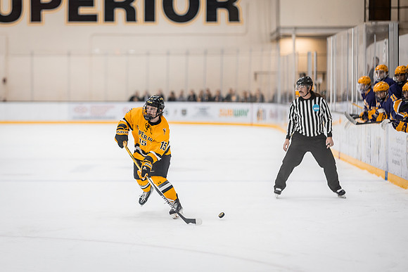 MHKY vs UWSP -260