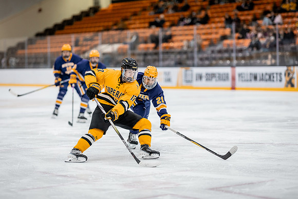 UWS MHKY vs UWSP -21