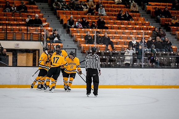 MHKY vs UWSP -103