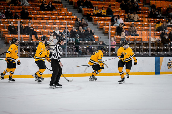 UWS MHKY vs UWSP -8