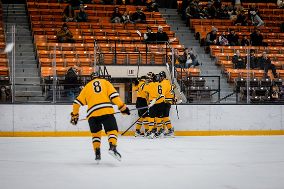 MHKY vs UWSP -100