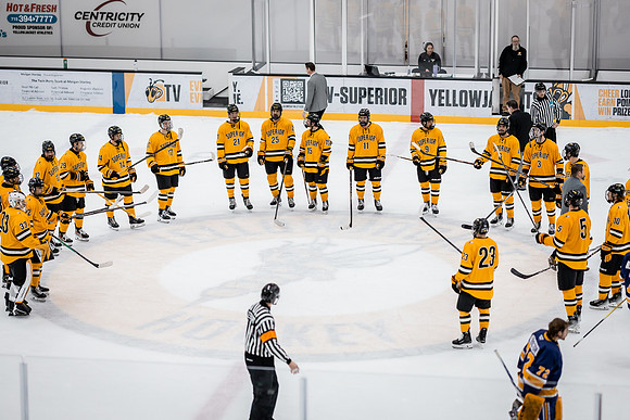 MHKY vs UWSP -262