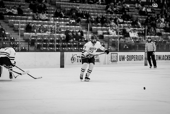 MHKY vs UWSP -77