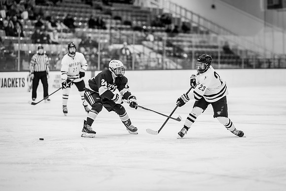 MHKY vs UWSP -241