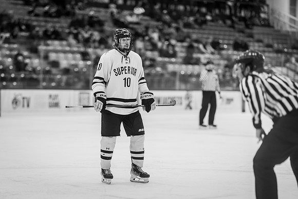 MHKY vs UWSP -255