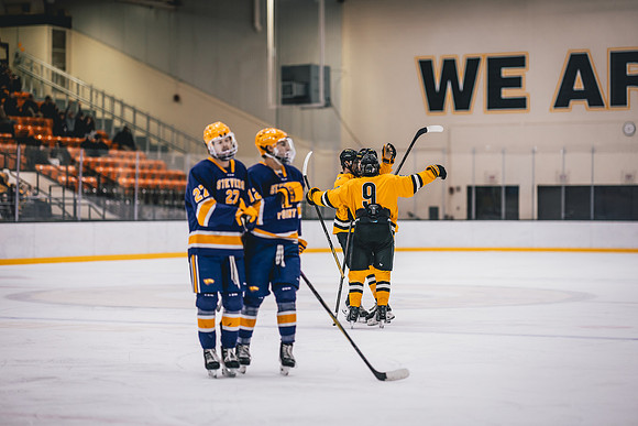 UWS MHKY vs UWSP -3