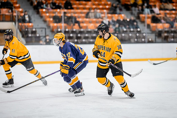 MHKY vs UWSP -242