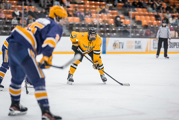 MHKY vs UWSP -256