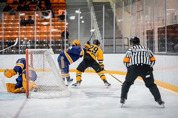 UWS MHKY vs UWSP -17