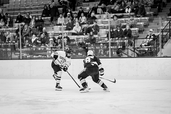 MHKY vs UWSP -135