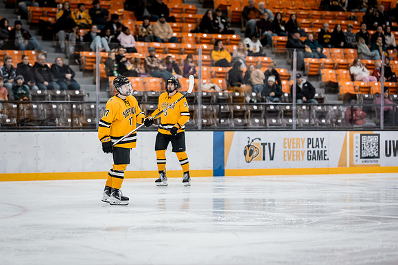 MHKY vs UWSP -222