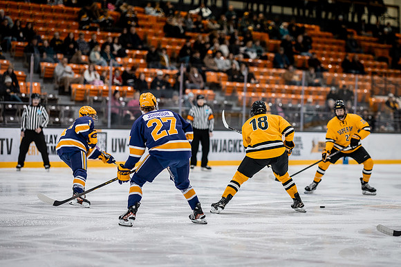 MHKY vs UWSP -26