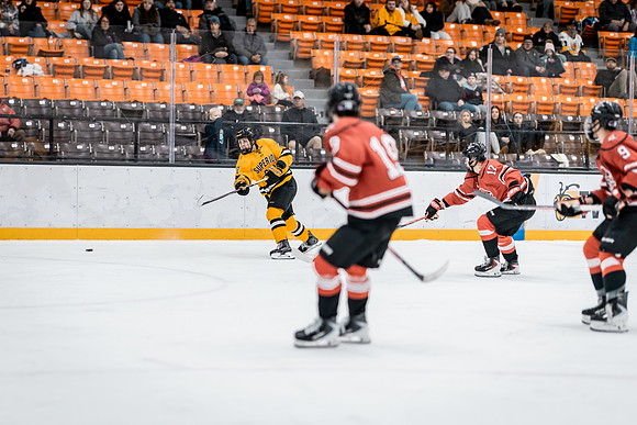MHKY vs UWRF -122