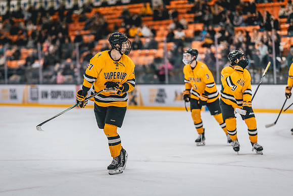 UWS MHKY vs UWRF-12