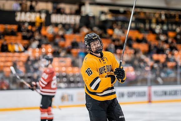 MHKY vs UWRF -103