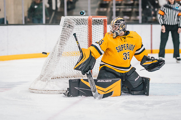 UWS MHKY vs UWRF-16