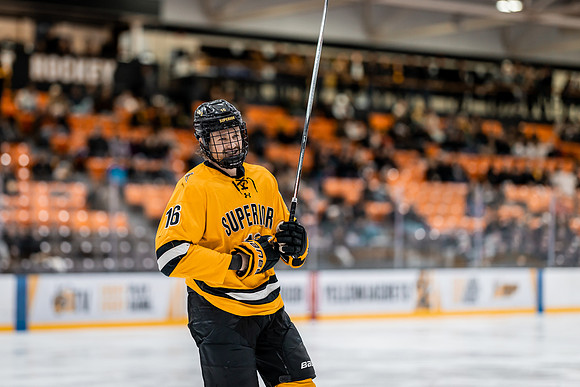 MHKY vs UWRF -104