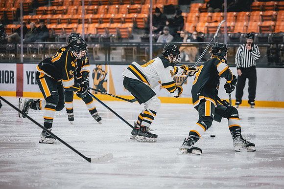 CMHKY vs UWM -82
