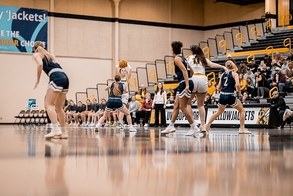 WBB vs STOUT -45