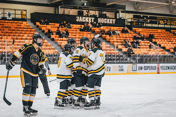 CMHKY vs UWM -69