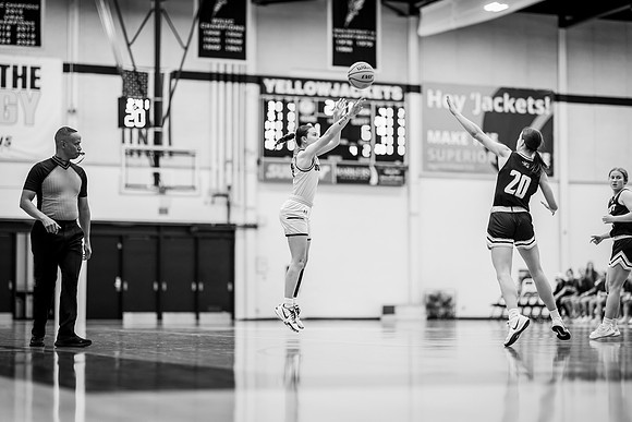 WBB vs STOUT -80