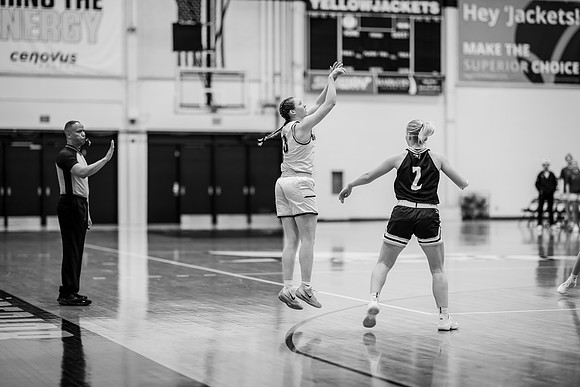WBB vs STOUT -42