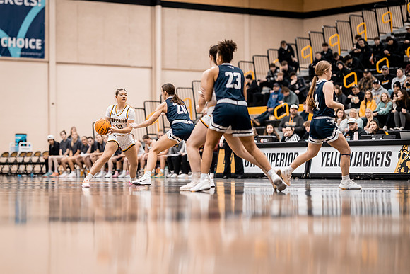 WBB vs STOUT -68