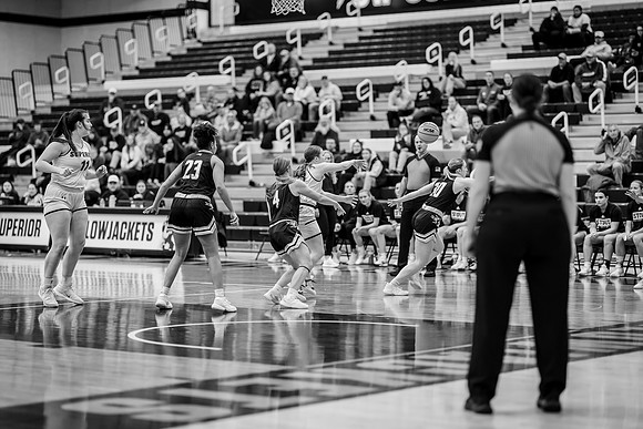 WBB vs STOUT -40