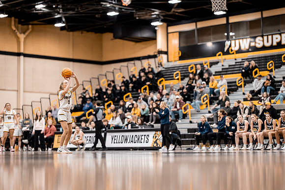 WBB vs STOUT -138