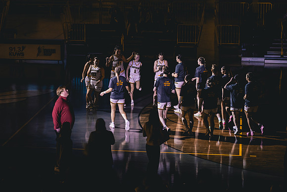 WBB vs STOUT -33